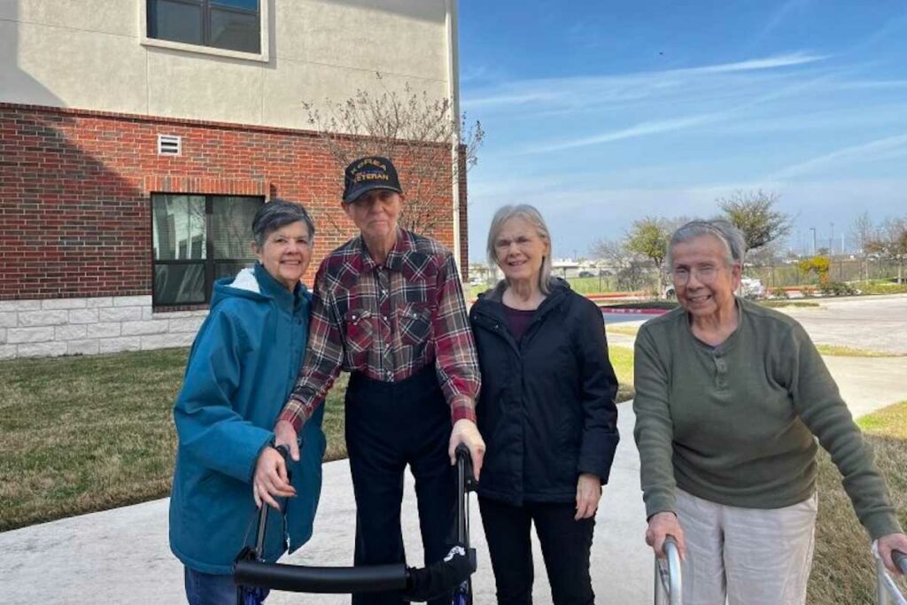 Double Creek Assisted Living and Memory Care | Seniors Outside On A Sunny Day