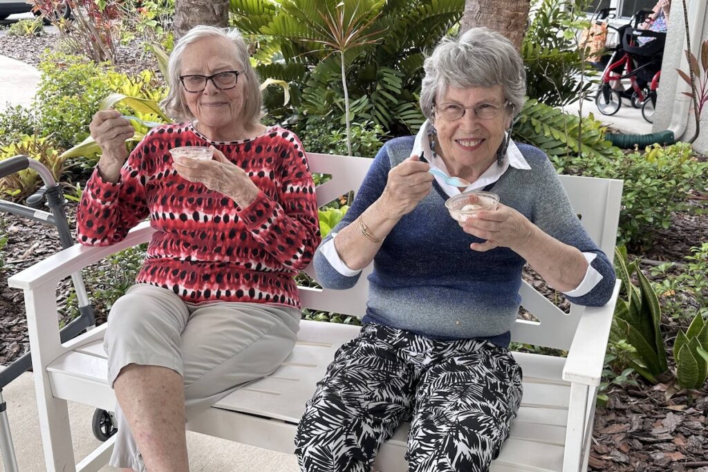 Elan Manatee | Seniors eating ice cream