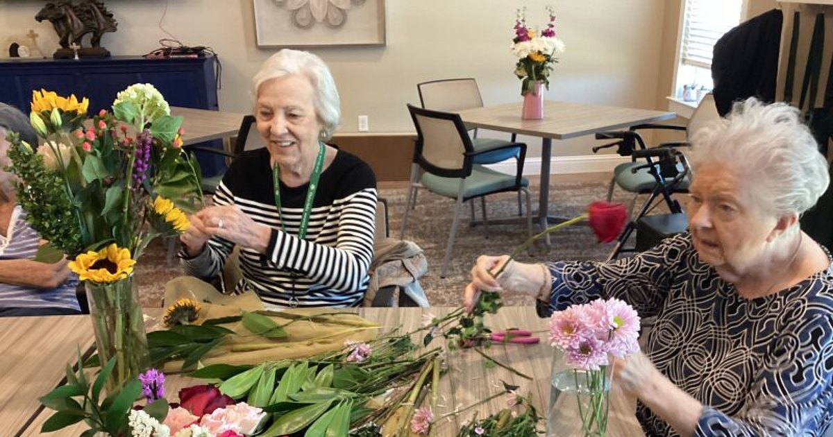 Harvest of Aledo | Seniors show their creativity in floral arrangements.