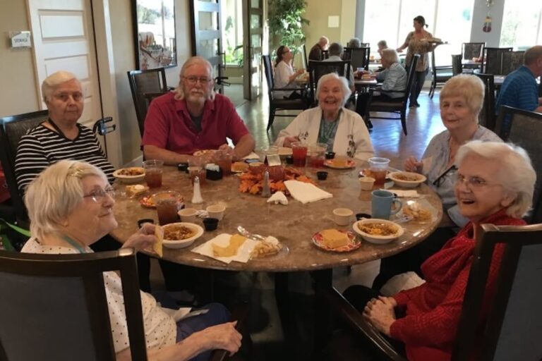 Long Creek | Senior Residents Eating Dinner