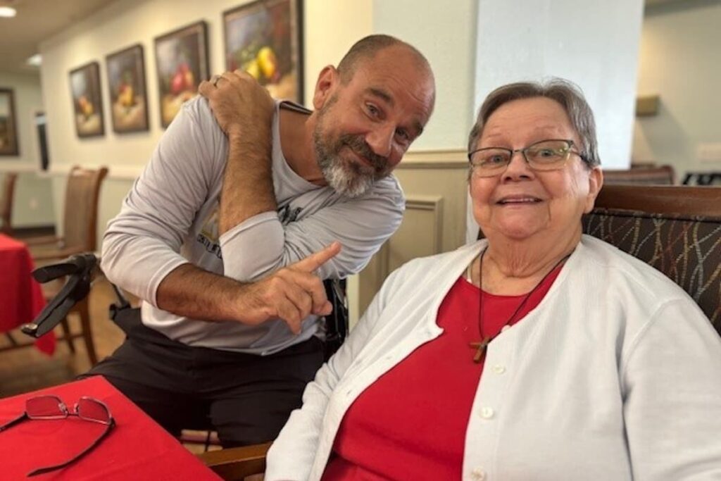 Valley View Senior Living | Residents smiling in the dining room