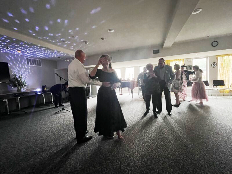 Ledgestone Senior Living | Austin Seniors Dance the Night Away at Senior Prom