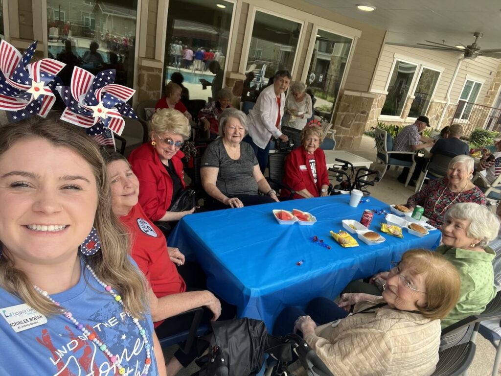 Legacy Oaks of Midlothian | Group at blue table