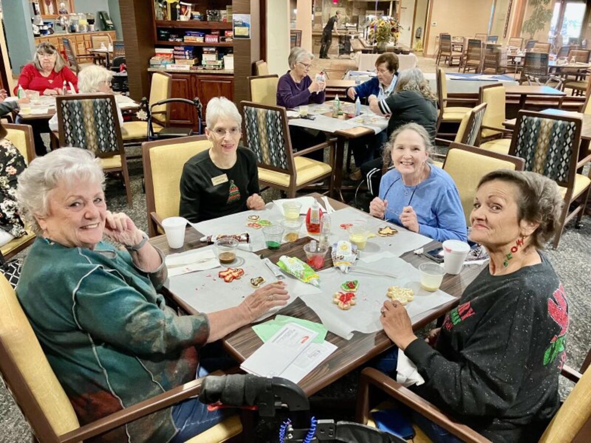 Tech Ridge Oaks | Four ladies at a table