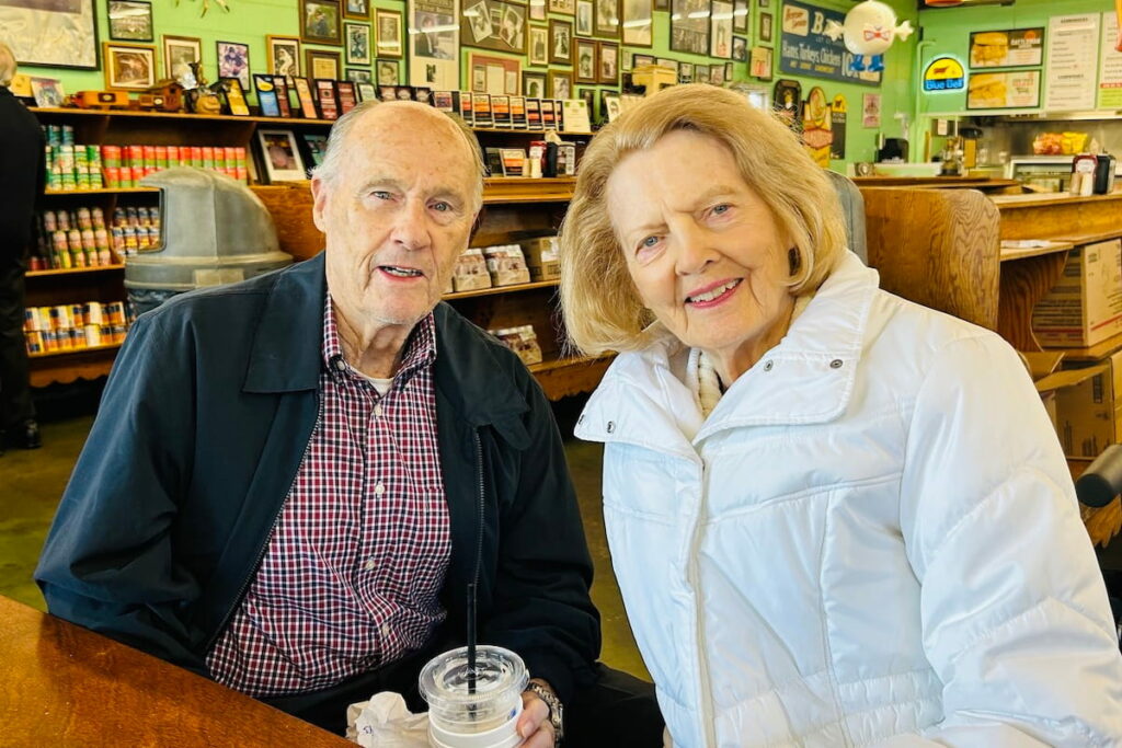 The Ridglea | Senior residents out at a restaurant